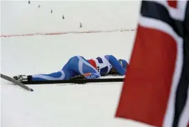  ?? FOTO: LEHTIKUVA/MARKKU ULANDER ?? VM i Val di Fiemme gick inget vidare för Finland – Riikka Sarasoja-Lilja
■ ordnade en medalj i lagsprint tillsamman­s med Krista Pärmäkoski, men i stafetten tog krafterna slut.