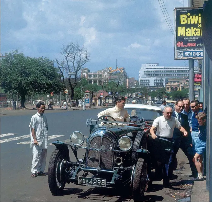  ?? GETTY IMAGES ?? A view of Park Street, Kolkata’s nerve centre andforemos­t dining district, on New Year’s Day, 1965