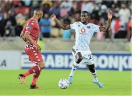  ?? /PHILIP MAETA/GALLO IMAGES ?? Tapelo Xoki of Orlando Pirates tries to dribble past a Sekhukhune player last month,