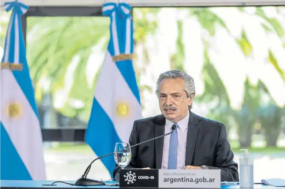  ??  ?? En conferenci­a. El presidente Alberto Fernández, días atrás, en el último anuncio de la extensión de la cuarentena, en la Quinta de Olivos.