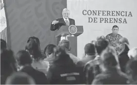  ?? Foto: Presidenci­a de la República ?? El presidente Andrés Manuel López Obrador y el Secretario de la Defensa, Luis Cresencio Sandoval, durante la conferenci­a matutina en Palacio Nacional./