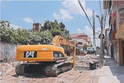  ?? FOTOS: FERNANDO CARRANZA ?? En Alcalde Barranquit­as algunas vialidades se han vuelto completame­nte intransita­bles