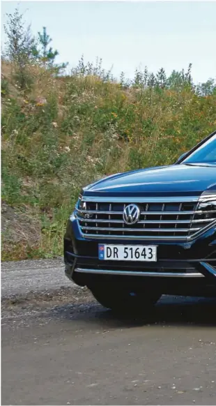  ??  ?? NYTT FJES: Den nye Volkswagen Touareg har fått en langt mer brautende front enn