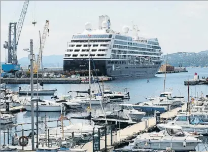  ?? PERE DURAN / NORD MEDIA / ARCHIVO ?? El Azamara Journey es uno de los cruceros que hace escala en el puerto de Palamós