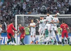  ??  ?? SELECCIÓN. España no pasó del empate ante Portugal.