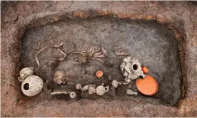  ?? Photograph: Denis Gliksman/Inrap ?? An overhead view of the burial site in what is now Clermont-Ferrand.