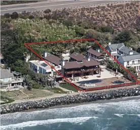  ?? ?? 0-0 Heaven: The Brosnans’ mansion in Malibu, California