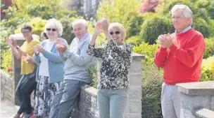  ??  ?? Anne’s neighbours applaud her singing