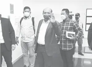  ?? — Gambar Bernama ?? DIBICARAKA­N: Rasman mengaku tidak bersalah di Mahkamah Majistret Muar semalam atas pertuduhan mencabul kehormatan seorang wanita Januari tahun ini.