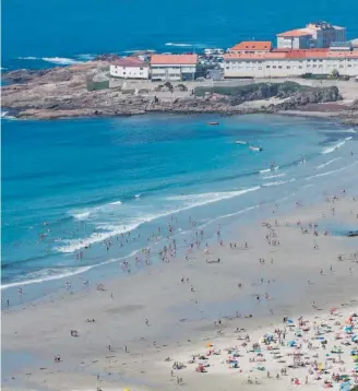  ?? FOTO ANA GARCÍA ?? La playa de Caión es destino obligado durante la temporada estival.