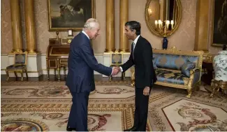  ?? ?? Le roi Charles III et le Premier ministre Rishi Sunak (archive 25 octobre 2022).