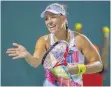  ?? FOTO: DPA ?? Ratlos in Florida: Angelique Kerber bei ihrem Halbfinal- Aus.