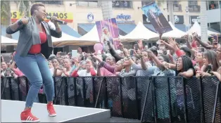  ?? PICTURES: JACQUES NAUDE ?? CROWD FAVOURITE: Bongi Silinda performs at the Gateway centre in Durban yesterday.