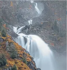  ?? ?? ● Låtefoss Waterfall in Odda