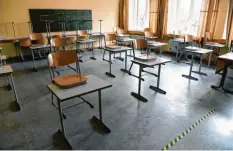  ?? Foto: Silvio Wyszengrad (Symbolbild) ?? Ab Montag dürfen viele Grund‰ und Förderschü­ler wieder in die Klassenzim­mer zu‰ rück.