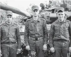  ??  ?? Слева направо — гвардии старшие лейтенанты Максим Лузан и Дмитрий Ашеко, гвардии рядовой Юрий Головач
