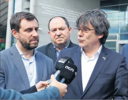  ?? / ACN ?? Carles Puigdemont y Toni Comín, frente a la Eurocámara.