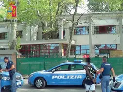  ??  ?? Il blitz Una recente operazione di polizia all’interno della Montagnola