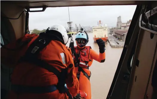  ??  ?? La División Salvamento hace ejercicios de rescate cada dos meses.