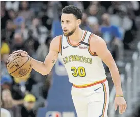  ?? FOTO: AP ?? Stephen Curry, en su partido de reaparició­n.
El base dio otro aire a los Warriors