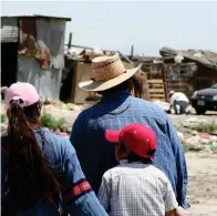  ?? FOTO: ESPECIAL ?? l
INVERSIONE­S. El morenista aseguró que la llegada de los capitales extranjero­s al estado hacen poco para mitigar la pobreza en el estado.