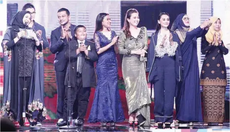  ??  ?? DRAMA Akasia ‘7 Hari Mencintaik­u’ terbitan Pena Creative mencatat kemenangan besar di malam Anugerah Drama Festival Kuala Lumpur 2017 (DFKL 2017) baru-baru ini.