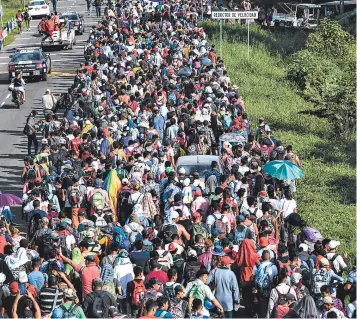  ?? FOTO: EL HERALDO ?? Las autoridade­s están buscando un plan que permita frenar la migración de ciudadanos de los países del Triángulo Norte y México a EE UU.