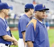  ?? AP FILE ?? Florida coach Kevin O’Sullivan, right, hopes to return to Omaha, Neb., for another run at the College World Series.