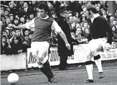  ?? ?? Jim Brown and Hibs’ Jimmy O’Rourke in 1973