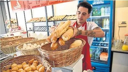  ?? (PEDRO CASTILLO) ?? Mayor costo. Las panaderías dicen que no pueden absorber el constante aumento de la harina.