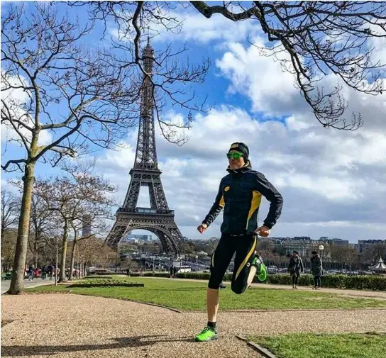  ??  ?? Recentemen­te ha salito in poco più di 9 minuti i 1’665 scalini (276 metri di dislivello) della Tour Eiffel