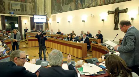  ??  ?? Assemblea Il Consiglio comunale si è riunito ieri per la prima volta dopo il rimpasto di Giunta voluto dal sindaco. La maggioranz­a ha mostrato incertezze