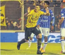  ??  ?? La garra charrúa puede más y “Paco” Rodríguez va a jugar.