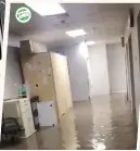  ??  ?? المياه تغمر جزءا من مبنى مدينة الملك سعود الطبية بالشميسي.