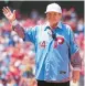  ?? MITCHELL LEFF/GETTY ?? Pete Rose acknowledg­es the crowd at Citizens Bank Park in Philadelph­ia during a celebratio­n on Sunday to honor the Phillies’ 1980 World Series championsh­ip team.