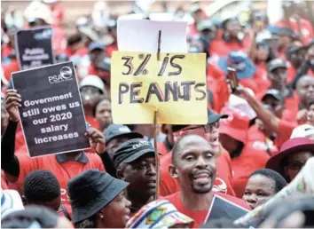  ?? / Thulani Mbele ?? Public Servants Associatio­n members have rejected the government’s offer of a 3% wage increase.