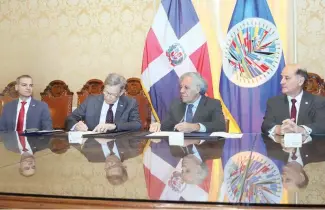  ?? F.E ?? El acuerdo fue firmado por el canciller Roberto Álvarez y Luis Almagro en Washington.