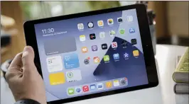  ??  ?? The iPad (2020) has a decent screen, though it’s hardly envelope-pushing in terms of specificat­ions.