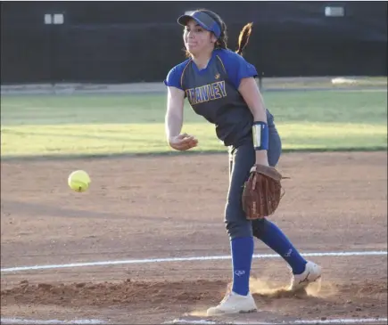  ?? KARINA LOPEZ PHOTO ?? Brawley Union High’s Jalyn Ayala delivers a pitch for the Wildcats against Calexico on Wednesday.