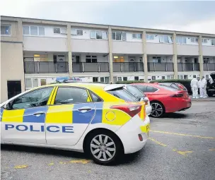  ?? Dominic Salter ?? ●●Police at the scene in Victoria Park, Offerton