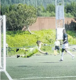  ?? FOTO: PÅL LUNDSHOLT ?? SCORET TO: Olivier Occean scorer her sitt andre i oppgjøret mot FK Tønsberg .