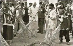  ?? PTI ?? The PM has the conviction and commitment to make India clean and healthy. But a programme of this scale can’t become a success with only a push from the top