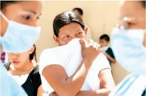  ??  ?? Vacunación. Según las autoridade­s, el Sistema de Salud ha aplicado 465,800 vacunas contra dicha influenza a escala nacional.