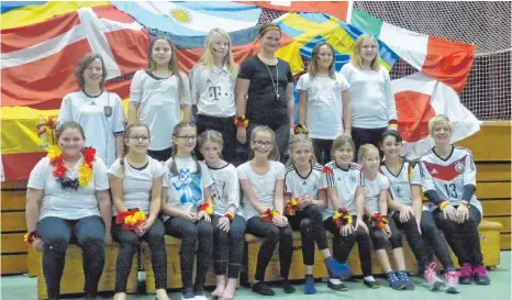  ?? FOTOS (3): PEGGY MEYER ?? Jogis Girls sind die Fußballcha­mpions bei der diesjährig­en Meßkircher Turnschau.