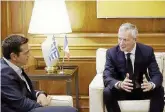  ?? Ansa ?? L’ex premier greco Alexis Tsipras e il ministro francese Bruno Le Maire