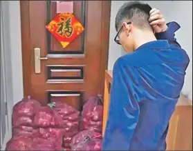  ?? Foto: Internet ?? El infiel se encontró con un amargo ‘regalo’ en la puerta de su casa, en la provincia de Shandong.