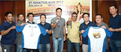  ?? SUNSTAR FOTO / ALLAN DEFENSOR ?? FOR A
CAUSE. The proceeds of the St. Ignatius Run this year will be for Sacred Heart School-Ateneo de Cebu’s feeding and scholarshi­p programs.