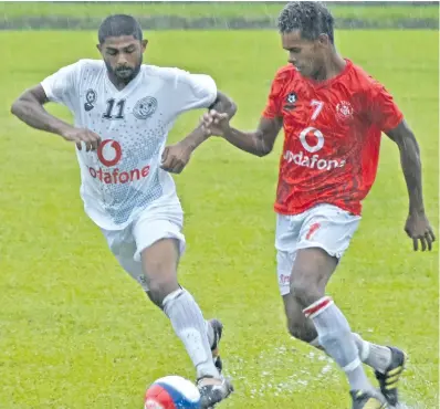  ?? Photo: Fiji FA Media ?? Action from the first round of the Vodafone Premier League match between Rewa and Suva on January 14, 2018.