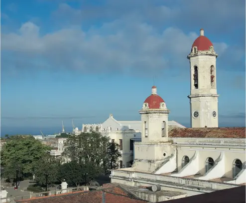  ?? NANCY TRUMAN FOR NATIONAL POST ?? Cienfuegos as seen from the rooftop bar of La Union Hotel. Years of neglect are evident in the harsh morning light.