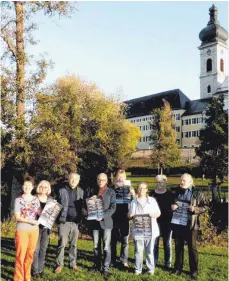  ?? FOTO: ABIGT ?? Die Ehinger Dirigenten und der Vorstand des Förderkrei­ses für Kirchenmus­ik freuen sich auf musikalisc­he Höhepunkte.